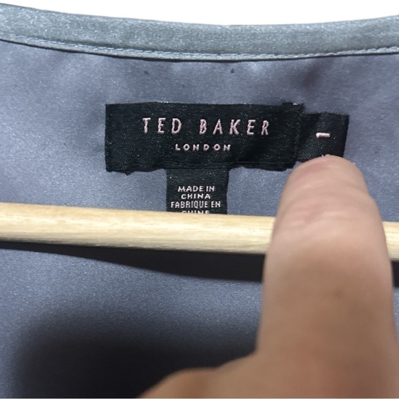 Like New - Ted Baker London - 💯% Silk Cocktail Dress w/ Sequins - size 1 (US4) - Picture 3 of 5